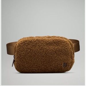Lululemon Everywhere Fleece Belt Bag